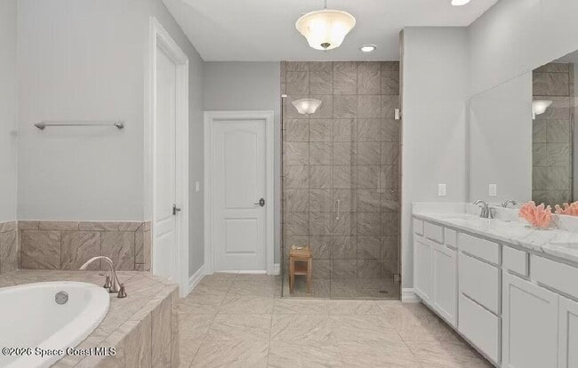 Building Photo - 168 Mediterranean Way