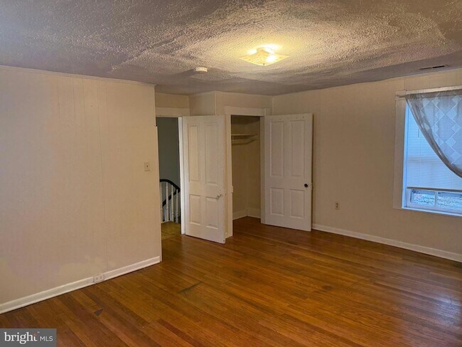 Building Photo - 619 S Cameron St