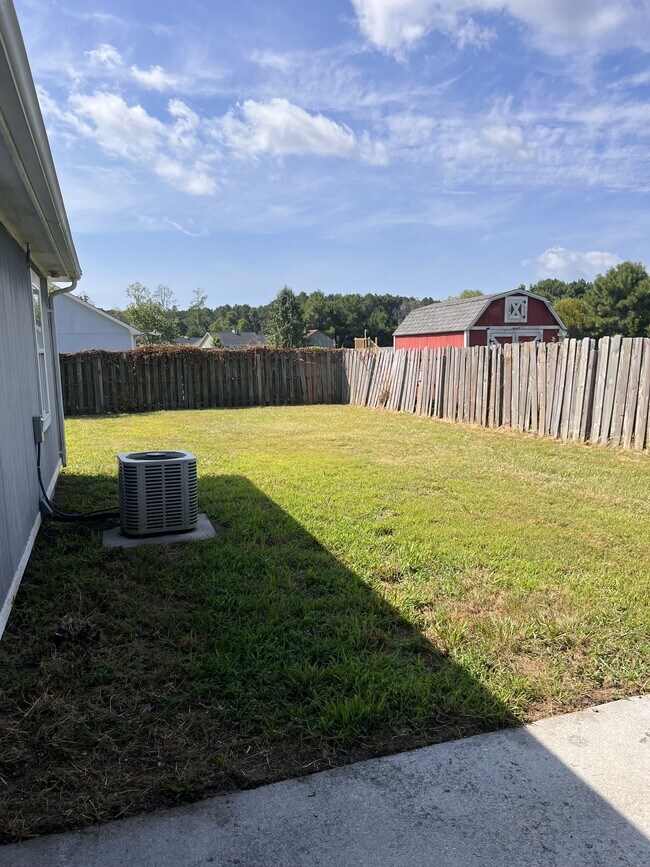 Building Photo - 105 Foxtrail Dr