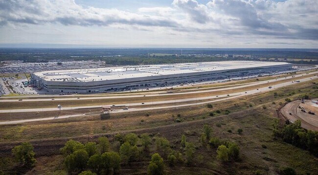 Building Photo - 126 Short Toed Swoop
