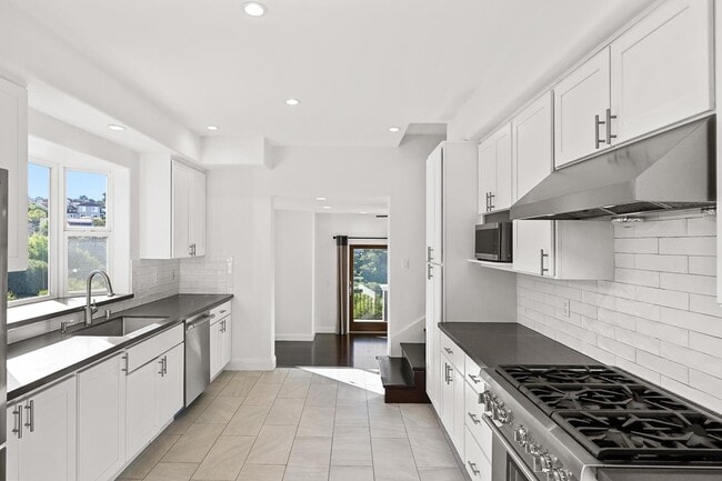 Building Photo - 3817 Naughton Ave