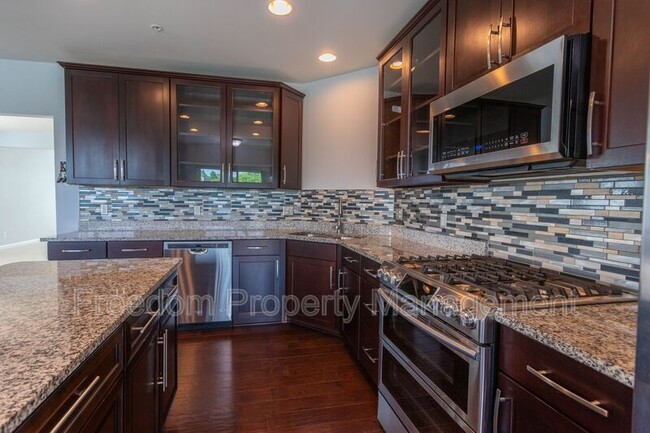 Building Photo - 17002 Beveridge Dr