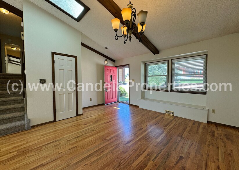 Building Photo - 5615 Country Heights Dr