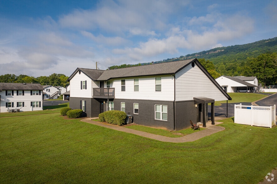 Building Exterior - Vetra Signal Mountain