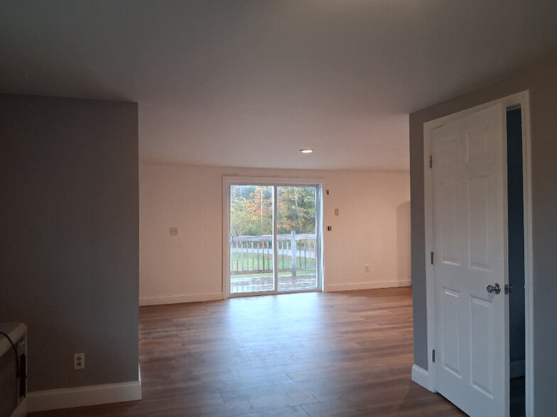 Building Photo - 17 Dickey Ln