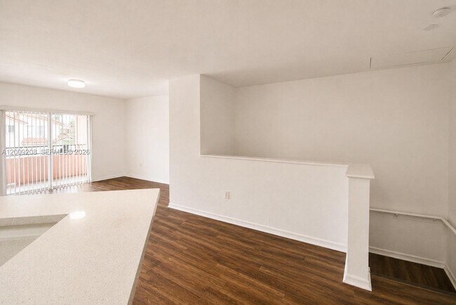 Building Photo - 1002 Belmont Ln