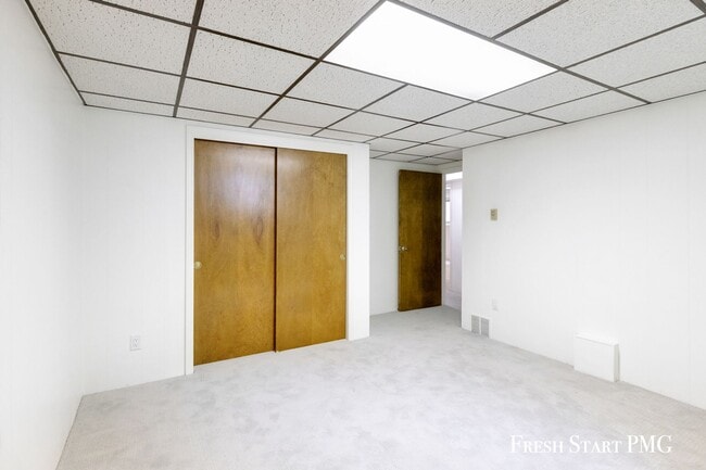 Building Photo - Charming 3-Bedroom Home in Walker – Conven...