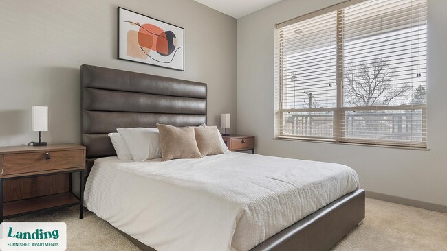 Building Photo - 5800 Highlands Plaza Dr