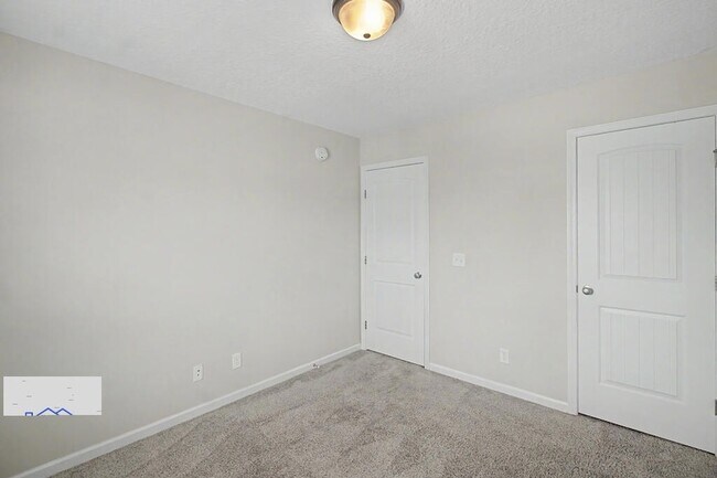 Building Photo - 16 Cassels Ct