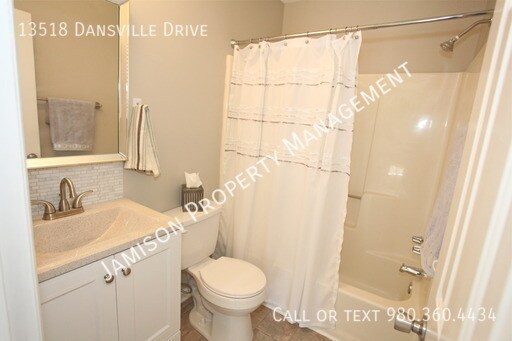 Building Photo - 13518 Dansville Dr