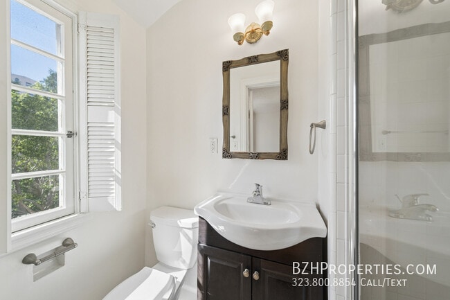 Building Photo - 1284 S Beverly Glen Blvd