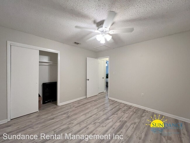 Building Photo - 3 br, 2 bath House - 611 Colonial Drive #8