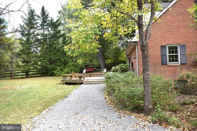 Building Photo - 24580 Linwood Farm Ln