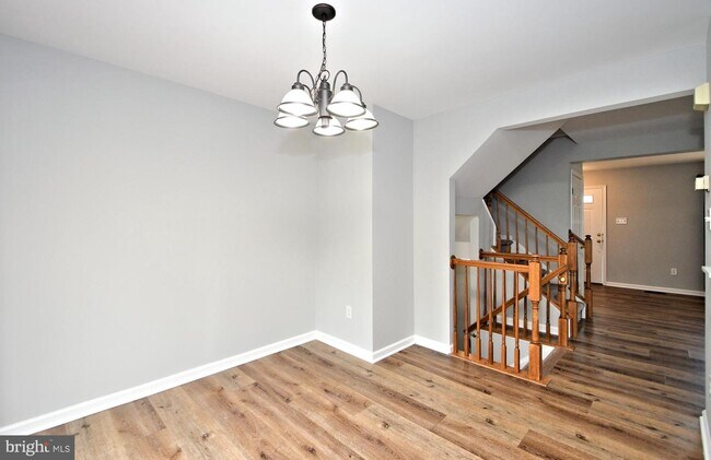 Building Photo - 3435 Westview Dr