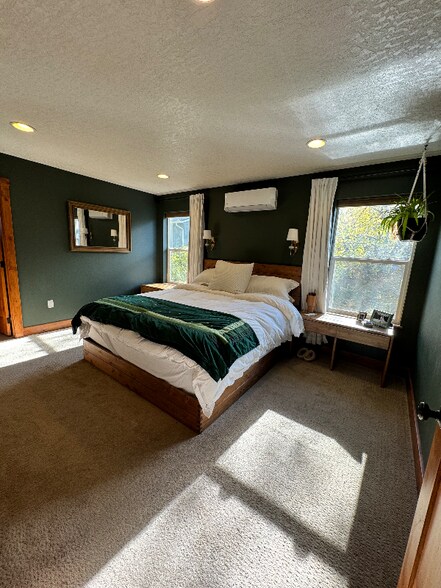 Building Photo - 417 East E Street