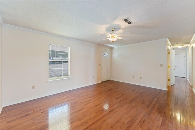 Building Photo - 46 Destiny Ln