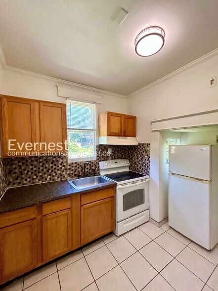 Building Photo - 3114 Barton Ave