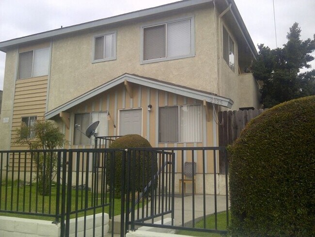 Building Photo - 2325 S Alma St