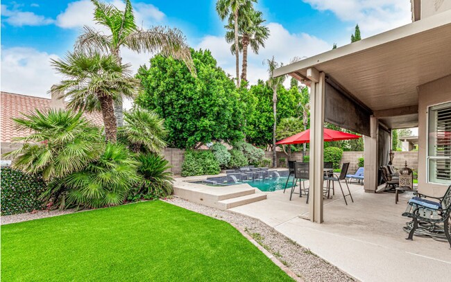 Building Photo - Space, Comfort, and a Neighborhood You’ll ...