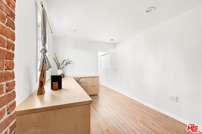 Building Photo - 4849 San Rafael Ave