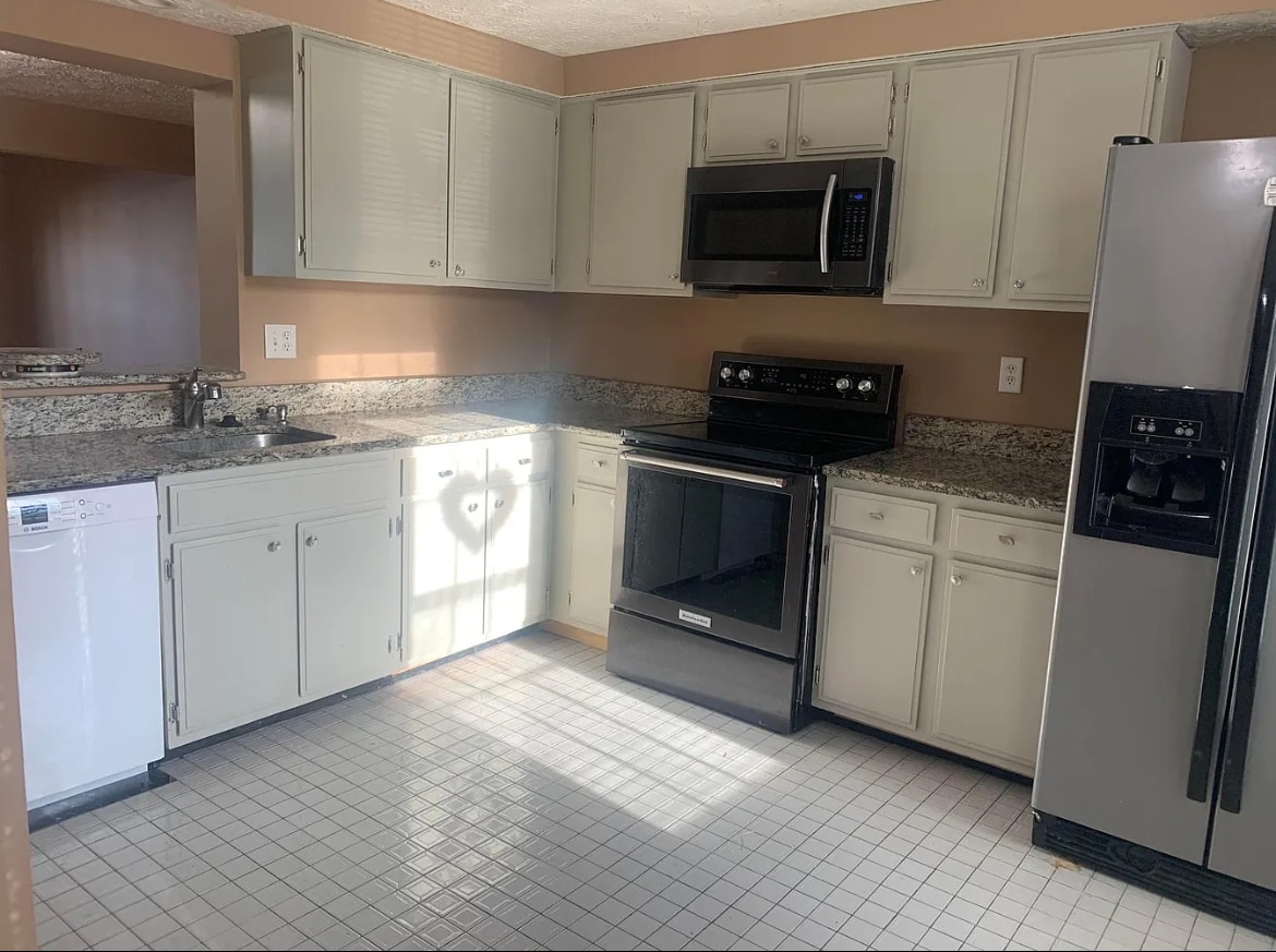 Building Photo - 8551 Castlemill Cir
