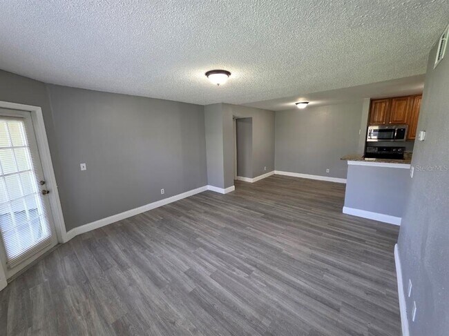 Building Photo - 6130 Westgate Dr