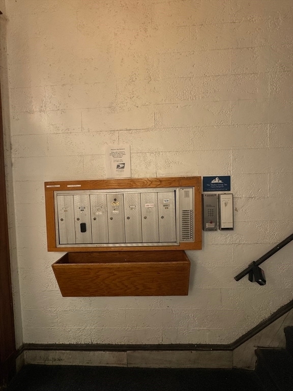 Building Photo - 97 Chester St