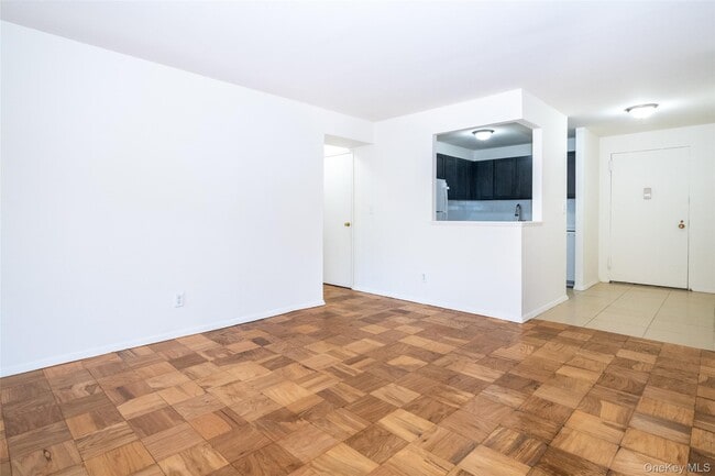 Building Photo - 125 Lake St