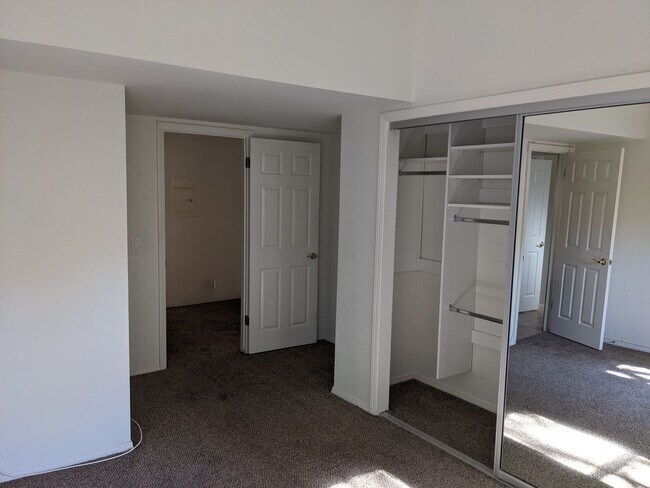Building Photo - 2236 Cranesbill Pl