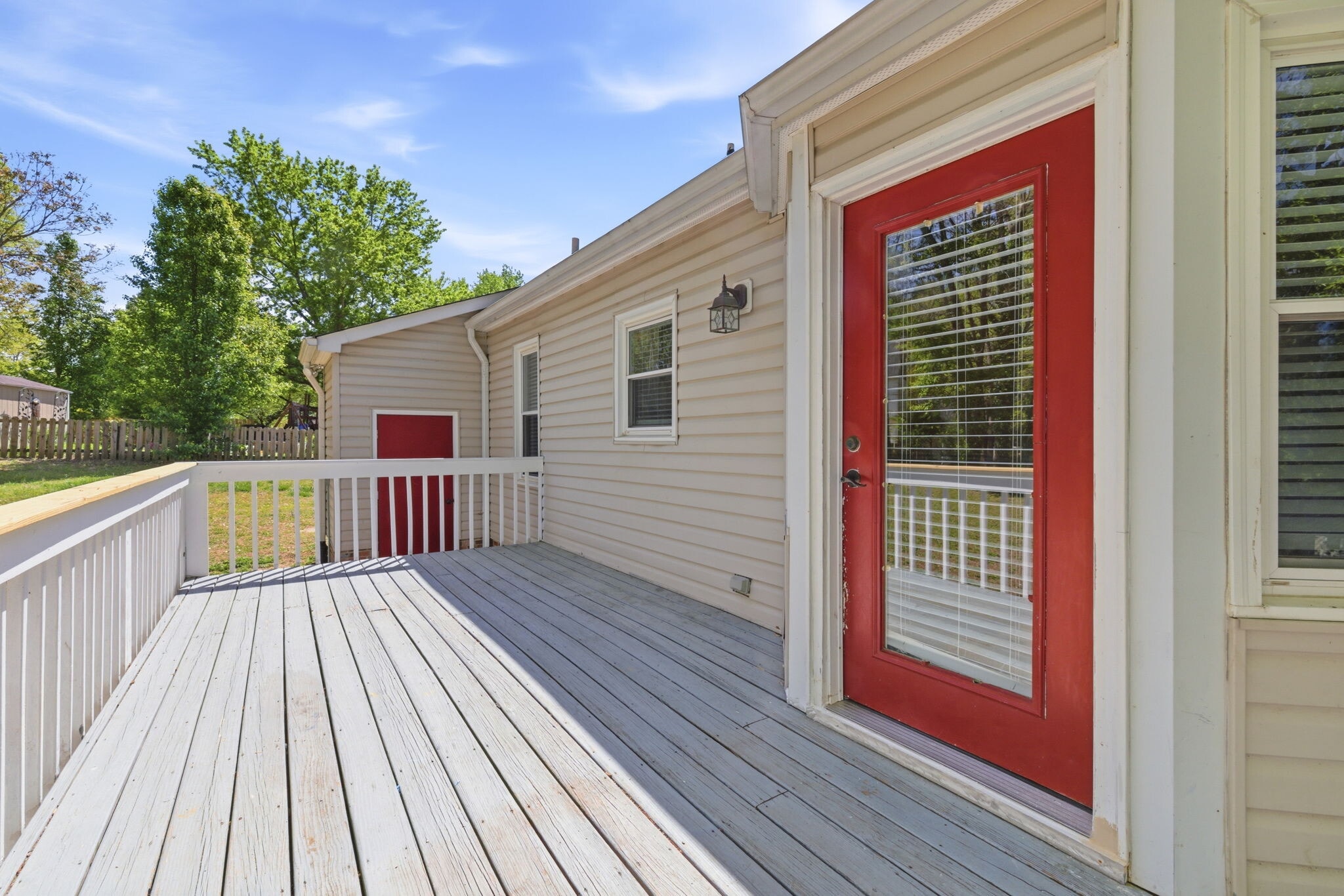 Deck overlooking fully fenced-in backyard - 940 Skylar Ct