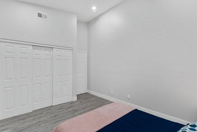 Building Photo - 5339 Estornino Ave