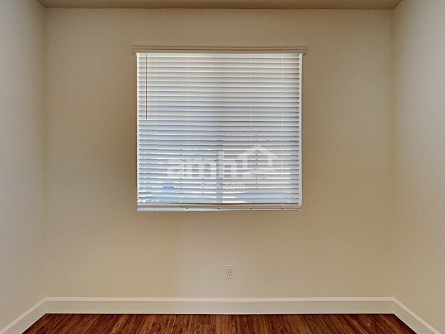Building Photo - 1417 N Garnet Creek Ave