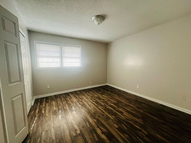 Building Photo - 131 Wall St