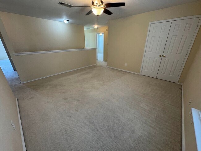 Building Photo - 217 Tepee Dr