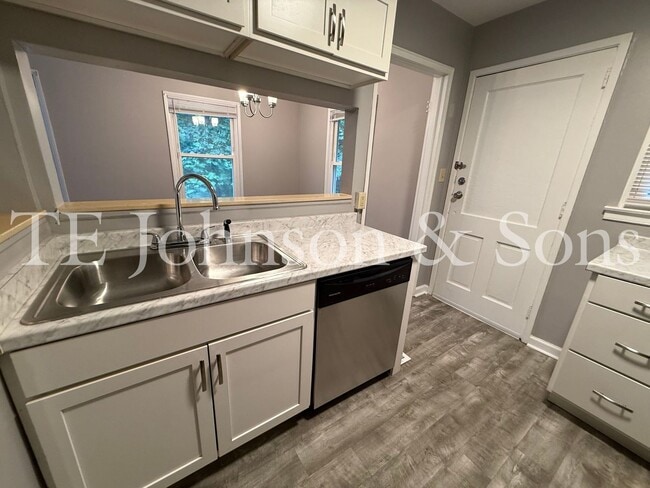 Building Photo - A Great Home Is Waiting For You!