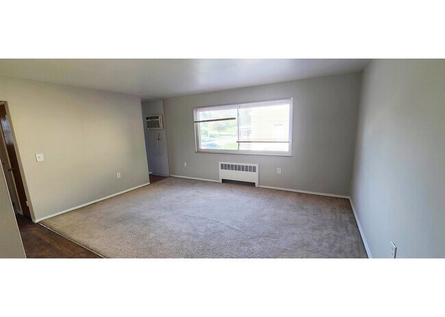 Building Photo - 922-926 Ludlow Avenue