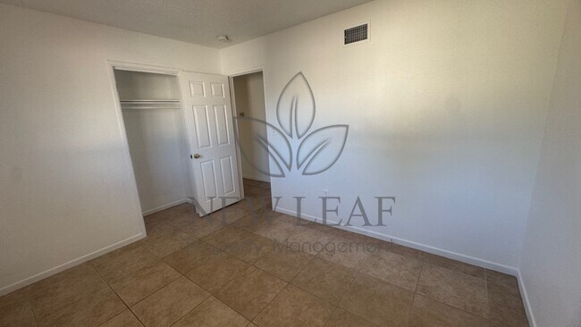 Building Photo - 1444 E Colton Ave