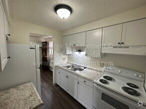 Building Photo - Oak Ridge Manor Apartments