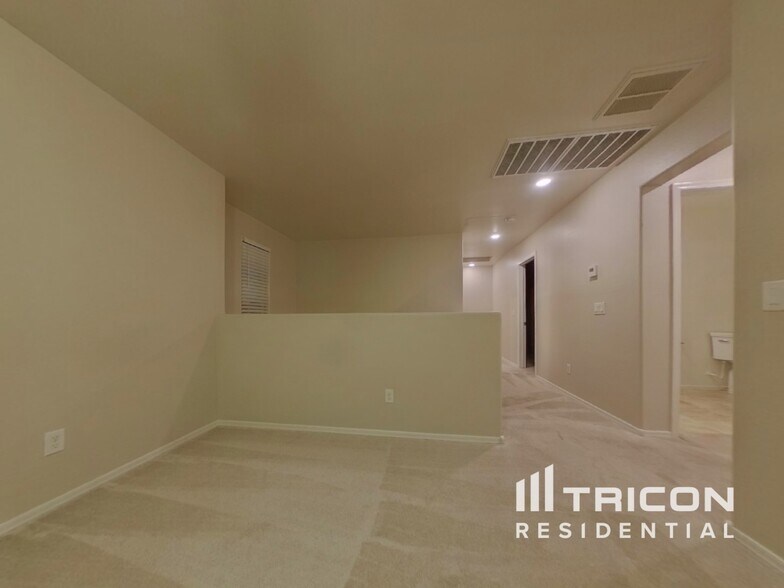 Building Photo - 16221 W La Ventilla Way