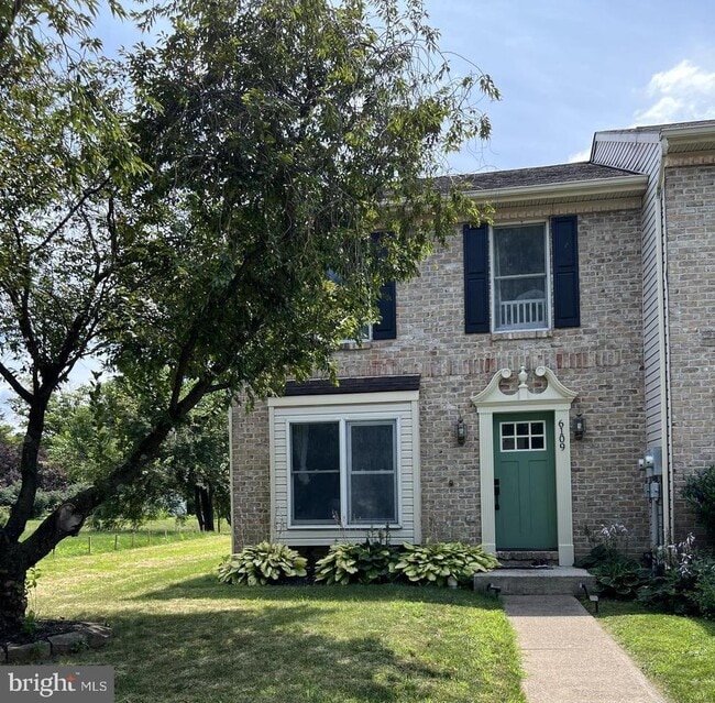 Primary Photo - 6109 Haymarket Way