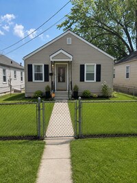 Building Photo - Cozy 3 Bedroom Home with Garage – Ready for You!