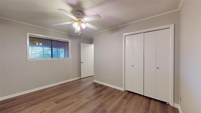 Building Photo - 3904 Windwood Cir