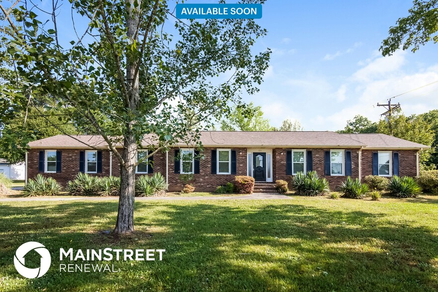 Primary Photo - 135 Dundee Dr