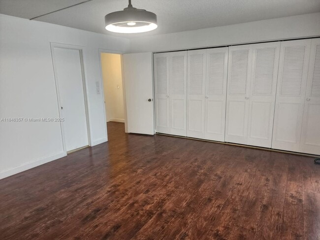 Building Photo - 6744 SW 40th St