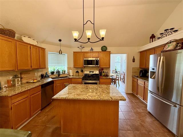 Building Photo - 1658 Glenmore Dr