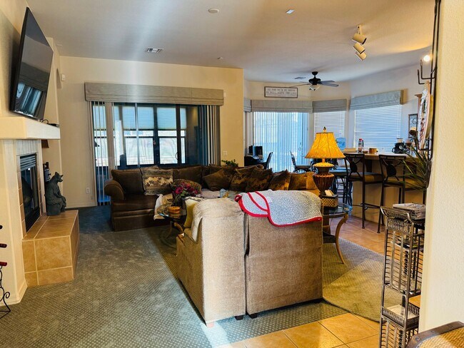 Building Photo - Golf Course Vacation Rental in Laughlin Ranch – 2BD/3BA