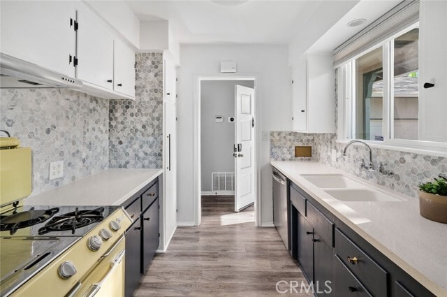 Building Photo - 12543 Hartland St