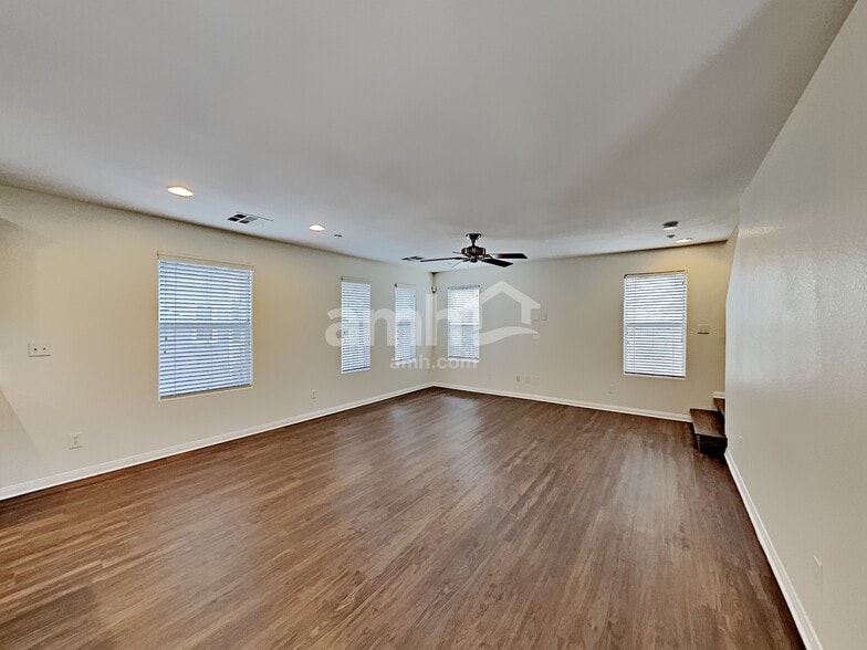 Building Photo - 8936 Sally Rose Ave