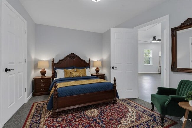 Building Photo - 544 N Elm Ave