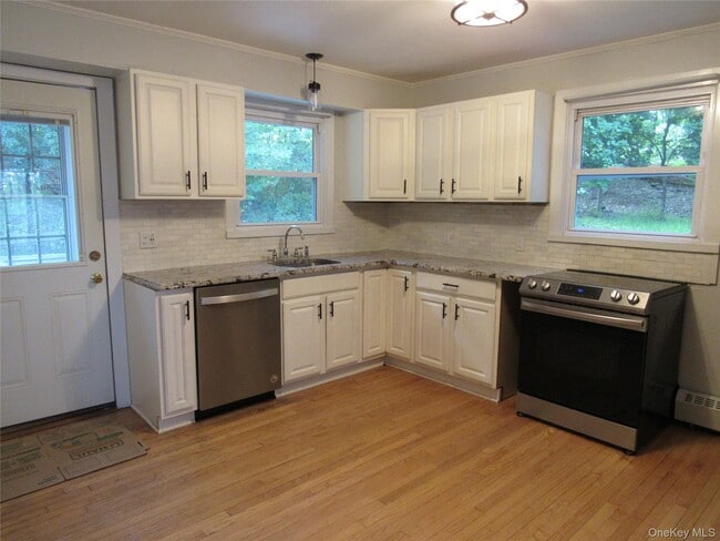 Building Photo - 30 Craigville Rd